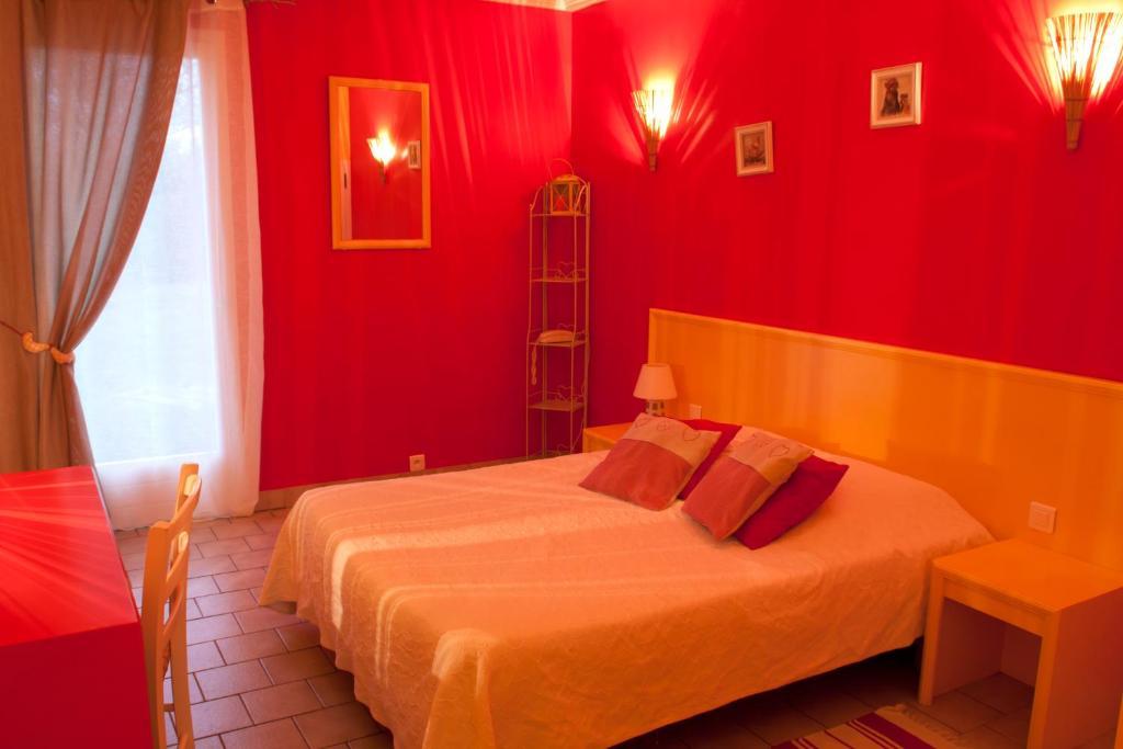 Logis Hotel Le Nuage La Bussiere  Exterior photo